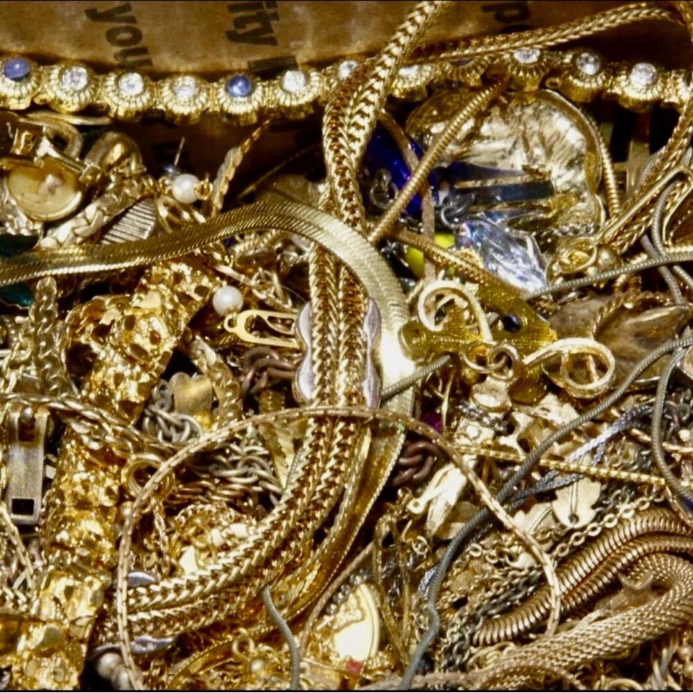 Big 3 LBs CURATED VINTAGE JEWELRY LOT~